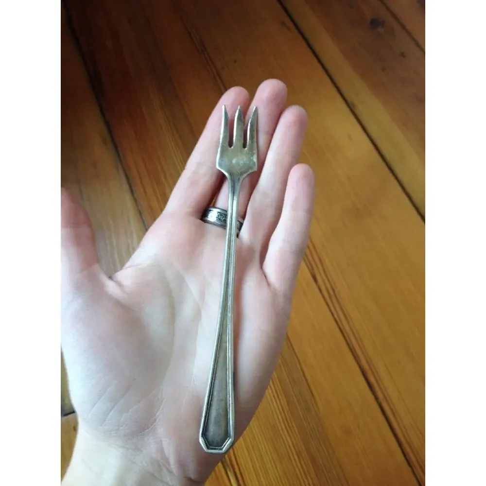 Set of 5 Vtg Antique Silverplate Park Hotel Cocktail Hor Dourves Pickle Forks